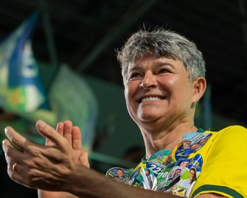Em ato, Flávio pede que MT eleja Medeiros e promete tirar laranjas podres do Supremo